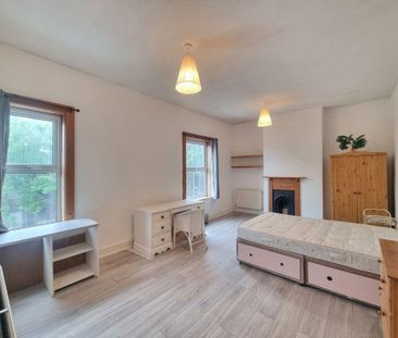 4 bedroom terraced house to rent - Photo 6