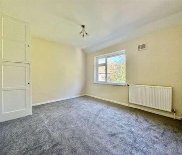 Daw Royds, Almondbury, Huddersfield, HD5 - Photo 2