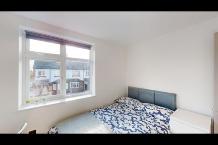 Studio Flat, Grasmere Avenue, W3 - Photo 3