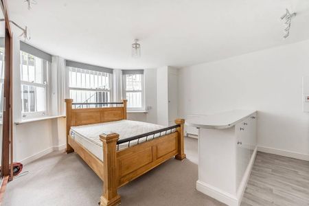 Studio to rent - Photo 2