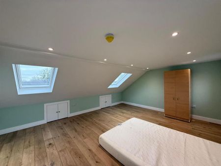 1 bedroom in a house share to rent - Photo 3