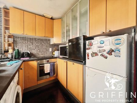 Salisbury Road, Grays, RM17 - Photo 5