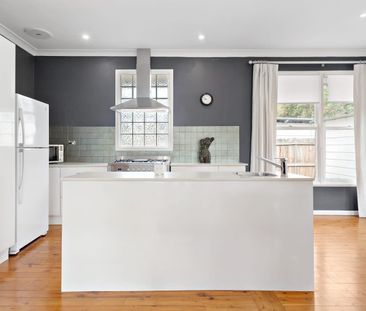 CHARMING 2 BEDROOM HOME - Photo 1