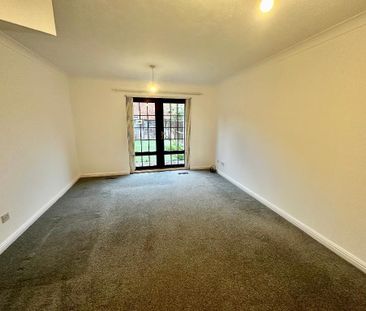 2 bedroom end of terrace house to rent - Photo 3