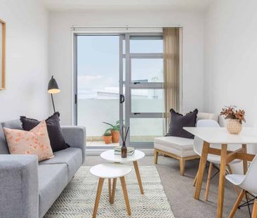 One bedroom apartment with carpark - Photo 1