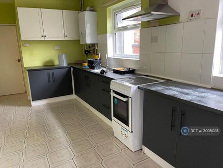 3 bedroom terraced house to rent - Photo 5