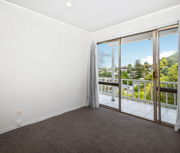 Large Family Home in Hillcrest - Photo 6