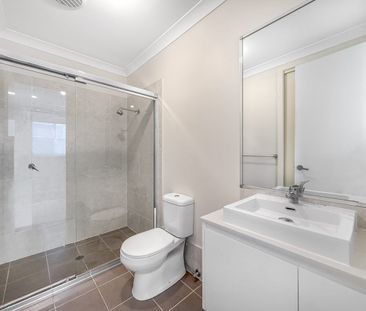 BRIGHT, AIRY & INVITING PRIVATE RETREAT! - Photo 6