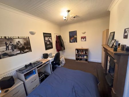 Waynefleet Grove, Hull Road - P1708 - Photo 2