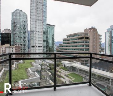 Condo in Downtown Vancouver, BC - Photo 6