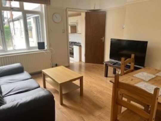 3 bed End Terraced House for Rent - Photo 1