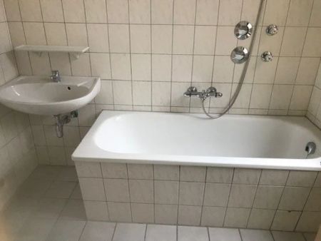 +++ Helle 3-Zimmer-Wohnung +++ - Foto 2