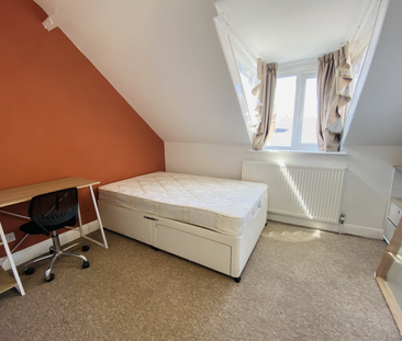 4 bedroom terraced house to rent - Photo 2