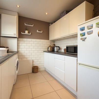 2 bedroom maisonette to rent - Photo 1