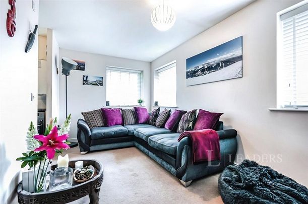 2 bedroom flat to rent - Photo 1