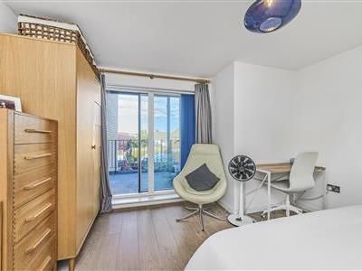 Garratt Lane, SW18 - Photo 3