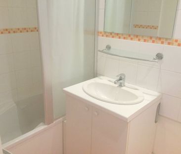 LOCATION d'un appartement F1 à LA MADELEINE - Photo 3