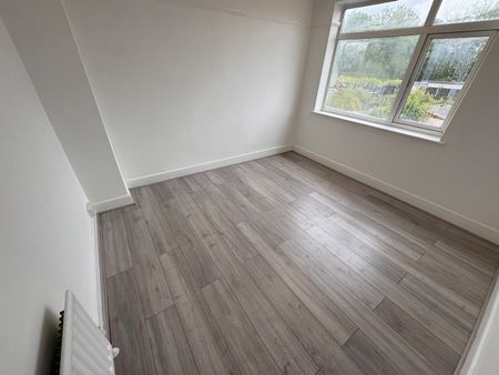 3 Bed Terraced House, Sewall Highway, CV6 - Photo 5