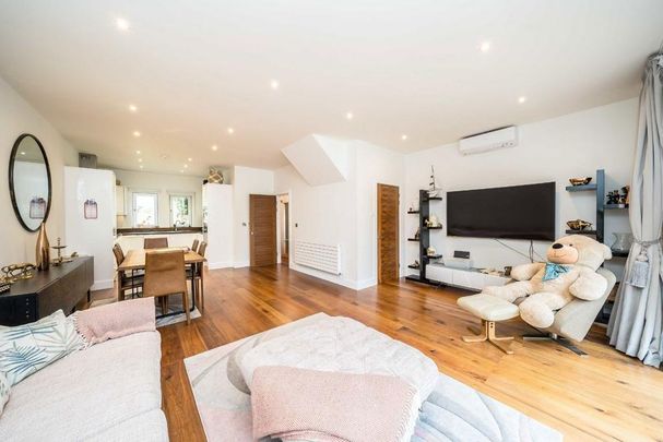 3 bedroom terraced house to rent - Photo 1