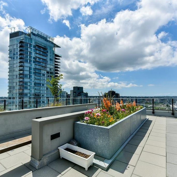 702 1325 ROLSTON STREET, Vancouver, British Columbia - Photo 1