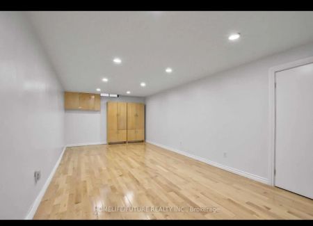 4 Stanbridge Court #Main - Photo 2