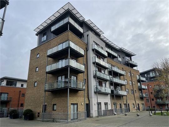 desvignes drive, london - Photo 1