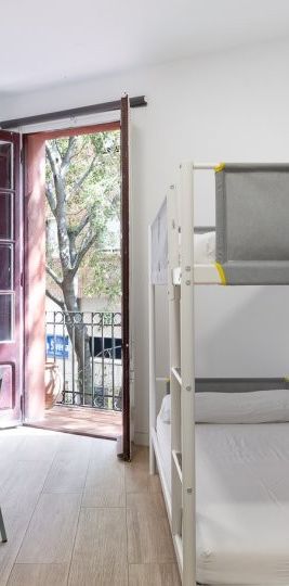 barcelona, Catalonia 08028 - Photo 1