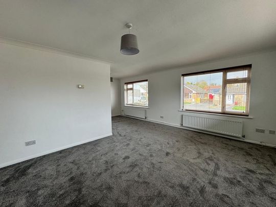 3 bedroom detached bungalow to rent - Photo 1