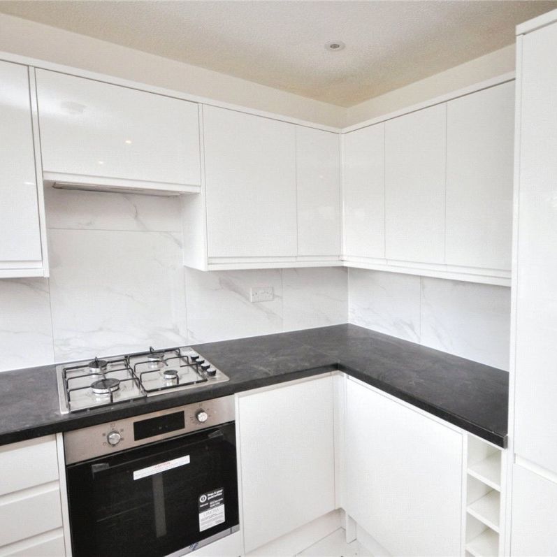 Nether Street, N12, London - Photo 1