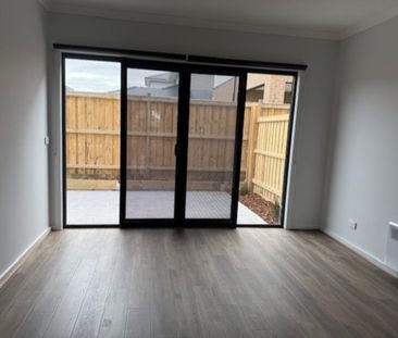 Brand-New 3-Bedroom Modern, Low-Maintenance Townhouse - Photo 4