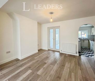 3 bedroom terraced house to rent - Photo 1