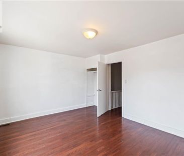 33 MADISON Avenue, Hamilton, Ontario, L8L5Y2 - Photo 2