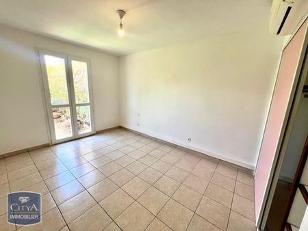 Location Appartement 3 pièces 84m² LA POSSESSION 97419 - Photo 3