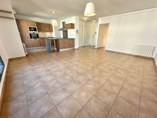 Location Appartement 3 pièces 66m² LYON 3ème - Photo 1