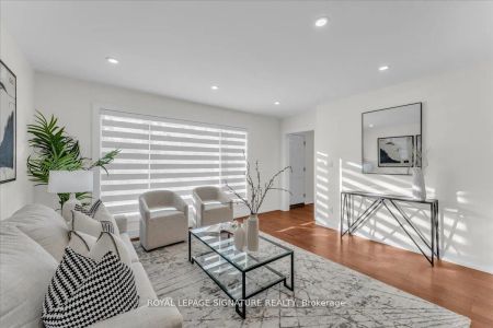 49 Ivordale Crescent #Main - Photo 2