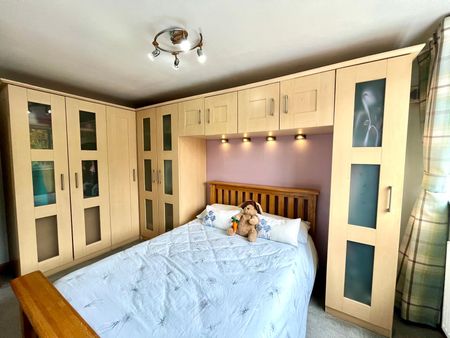 3 bed link detached to rent Beton Way, Parkside ST16 - Photo 3