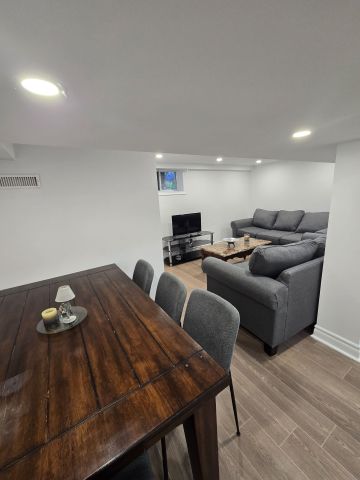 For Lease - 55 Queens Court Unit# Bsmt, East Gwillimbury, Ontario - Photo 2