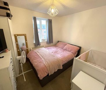 2 bedroom flat to rent - Photo 2