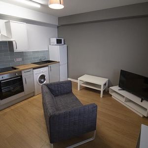 Studio to rent - Photo 2