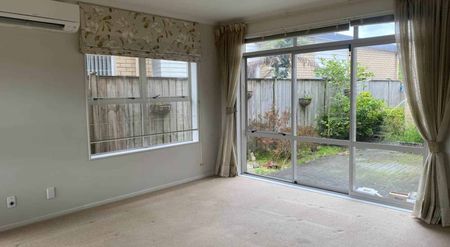 Beautiful 3 Bedroom Home with Double Garage an... - Photo 5