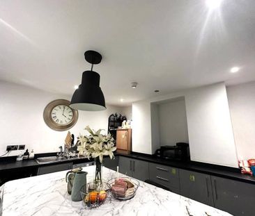 1 bedroom in a house share to rent - Photo 4