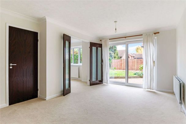 Detached family house, with double garage, in desirable location - Photo 1