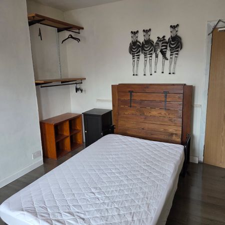 1 bedroom detached to rent Garland Road, Poole, BH15 - Photo 3