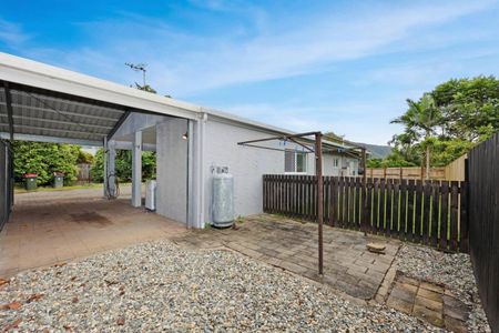 Fenced 3‑Bedroom Duplex – Double Carport - Photo 4