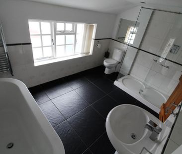 3 bedroom terraced house to rent - Photo 3