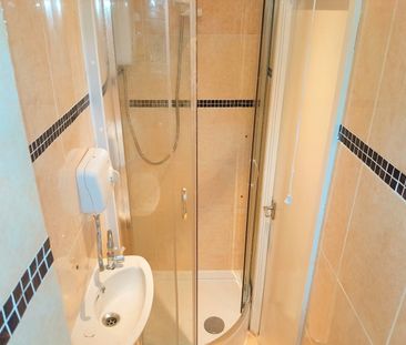 1 Bed Flat, Lower Strand, NW9 - Photo 6