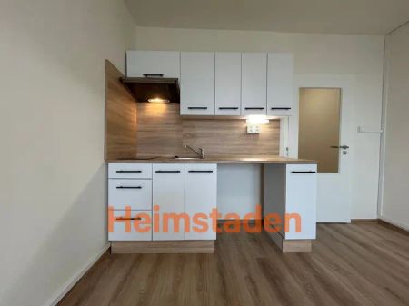 Pronájem bytu 1+kk 28 m - Fotografie 2