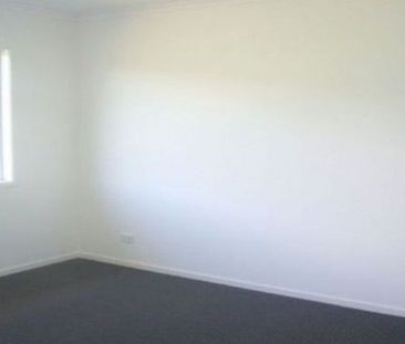 4 Bed 2 Bath 4 Car - Photo 4