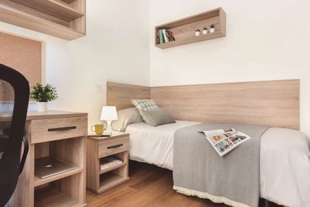 Carretera Su Eminencia, Sevilla, Andalusia 41013 - Photo 5