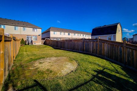 For Lease - 33 Fairgrounds Drive, Hamilton, Ontario - Photo 2